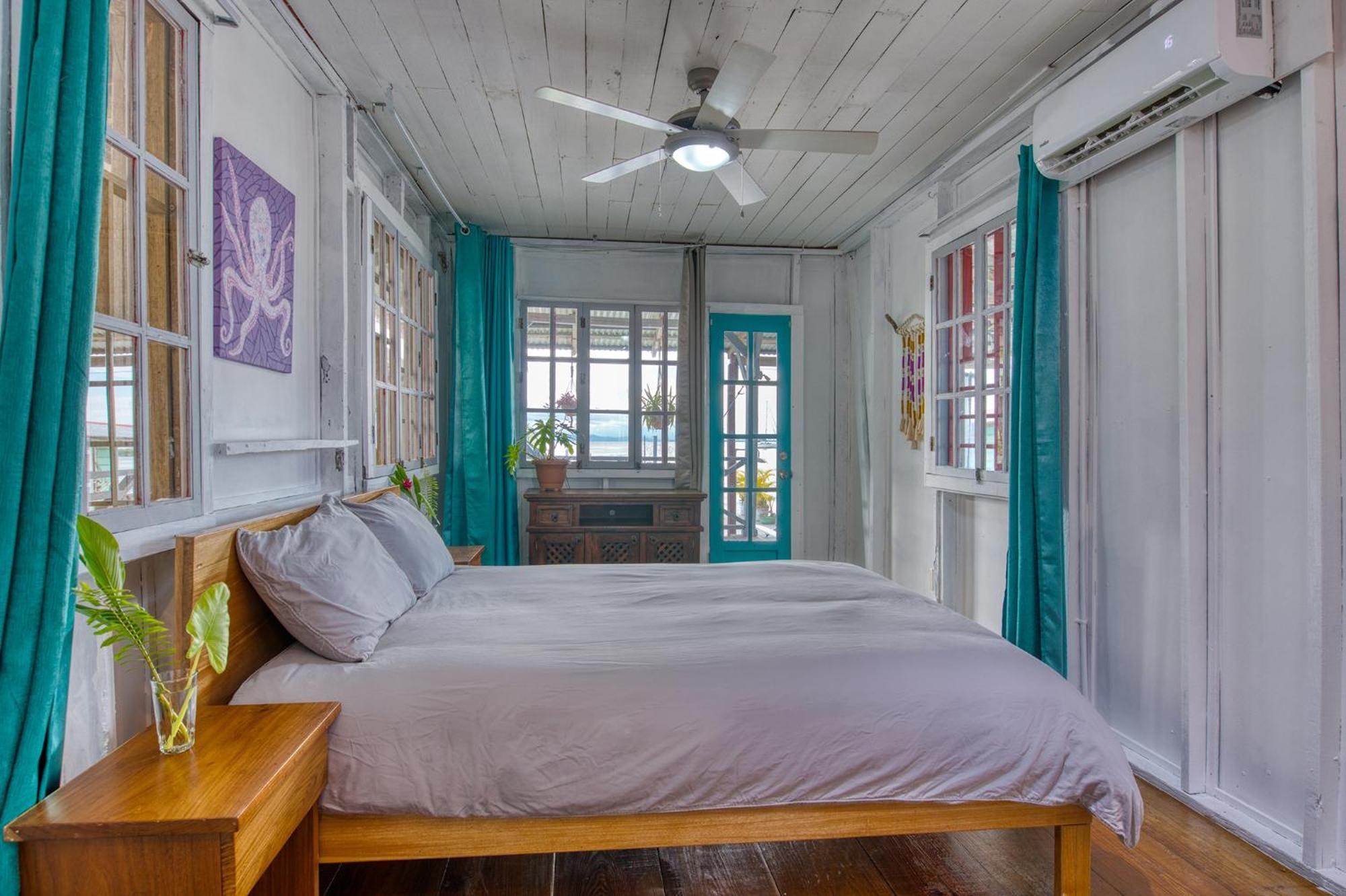 Saigon Bay Bed & Breakfast Bocas Town Exterior foto